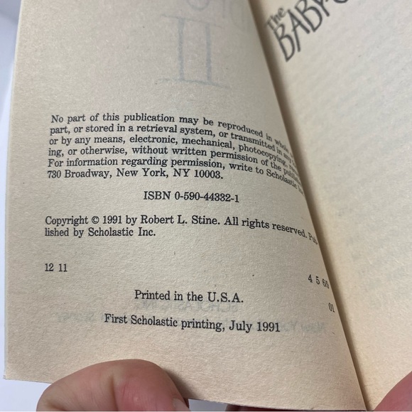 R.L. Stine The Babysitter 2 - Picture 3 of 3